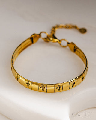Prévenances - 18K Gold-Plated Cross Inspirational/Religious Bracelet - CACHET by Paparazzi - Diamond Trip Exclusive