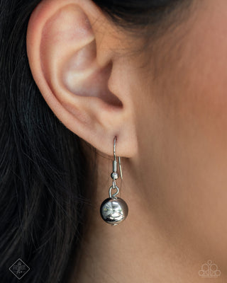 Raindrop Rebel - Silver - High Sheen Bead Paparazzi Short Necklace - October 2024 Magnificent Musings