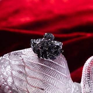 Sensational Swan - Black