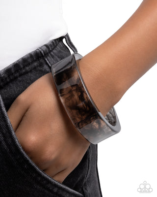 Reflective Runway - Black
