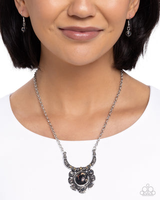 Vintage Attention - Black