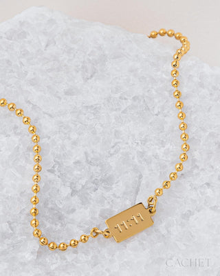 Opportunité CACHET gold chain bracelet lifestyle photograph