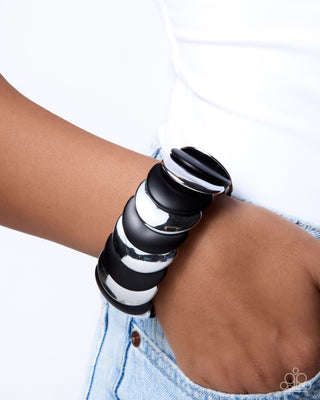 Sleek Surprise - Black