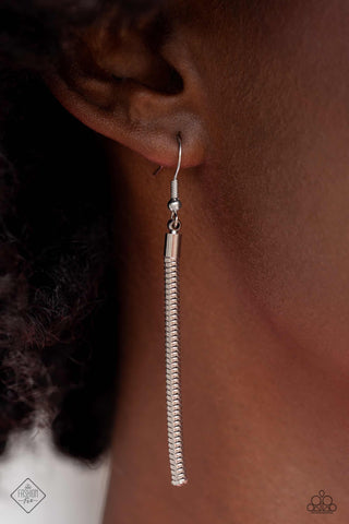 High-Strung Habit - White - Iridescent Bead Paparazzi Short Necklace - September 2023 Sunset Sightings