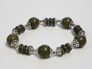 February 2018 Fashion Fix Exclusive Green Cracked Stone Bead Paparazzi Bracelet