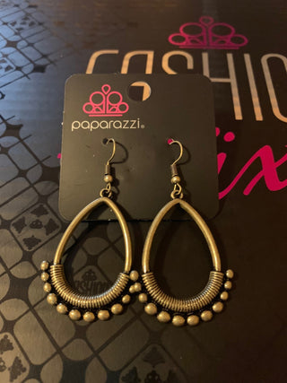 November 2018 Fashion Fix Exclusive Brass Paparazzi Earrings